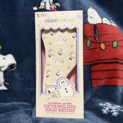 Limited Edition Celavi Peanuts Detangling Hair Brush