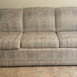 Laz-Z-Boy Sofa Hide-Bed -6.5”. Pristine Condition 