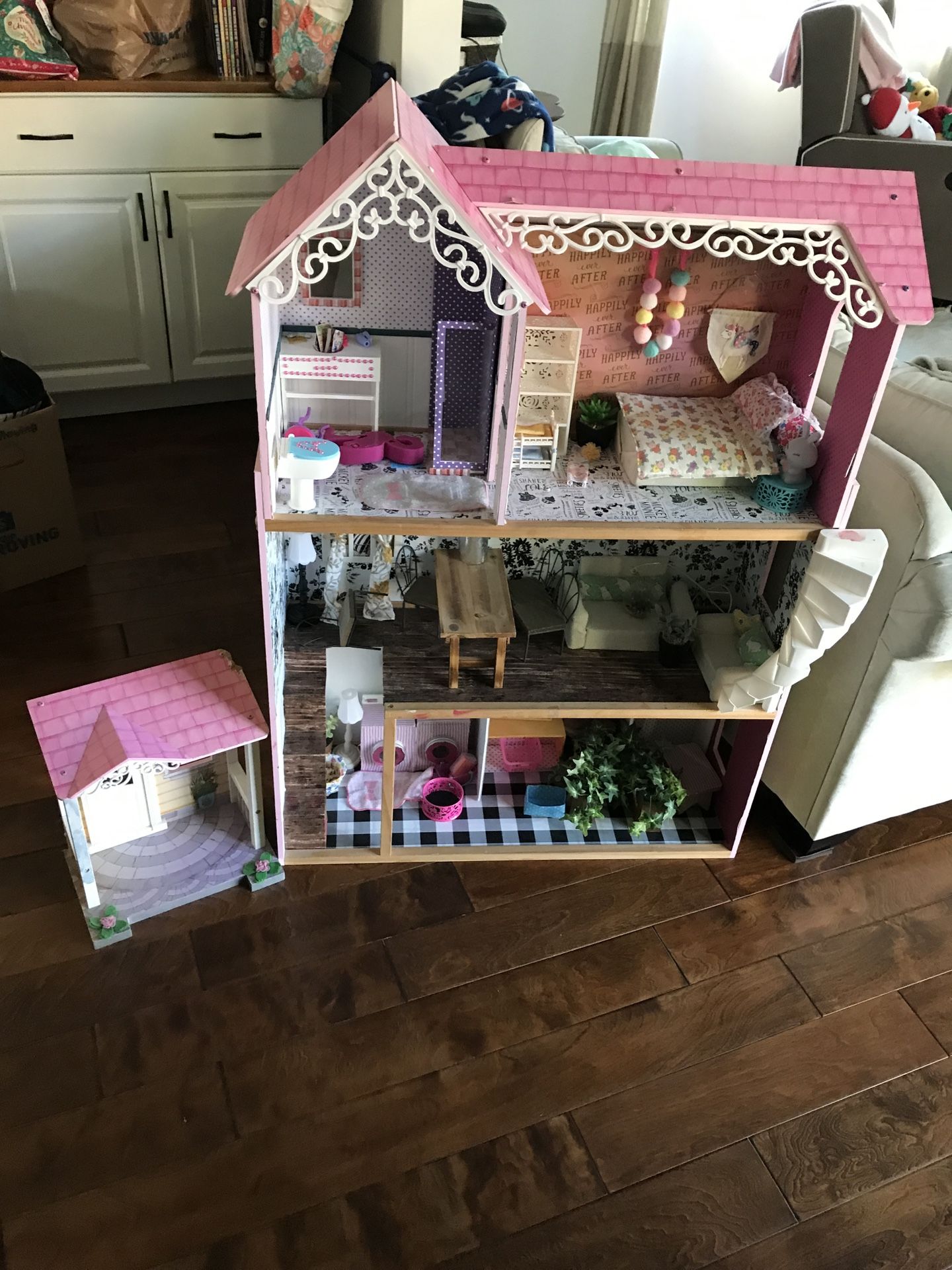 Doll house - great Xmas present!!