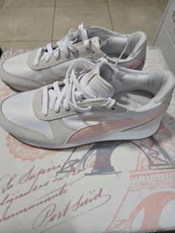 Puma Sneakers (Women)
