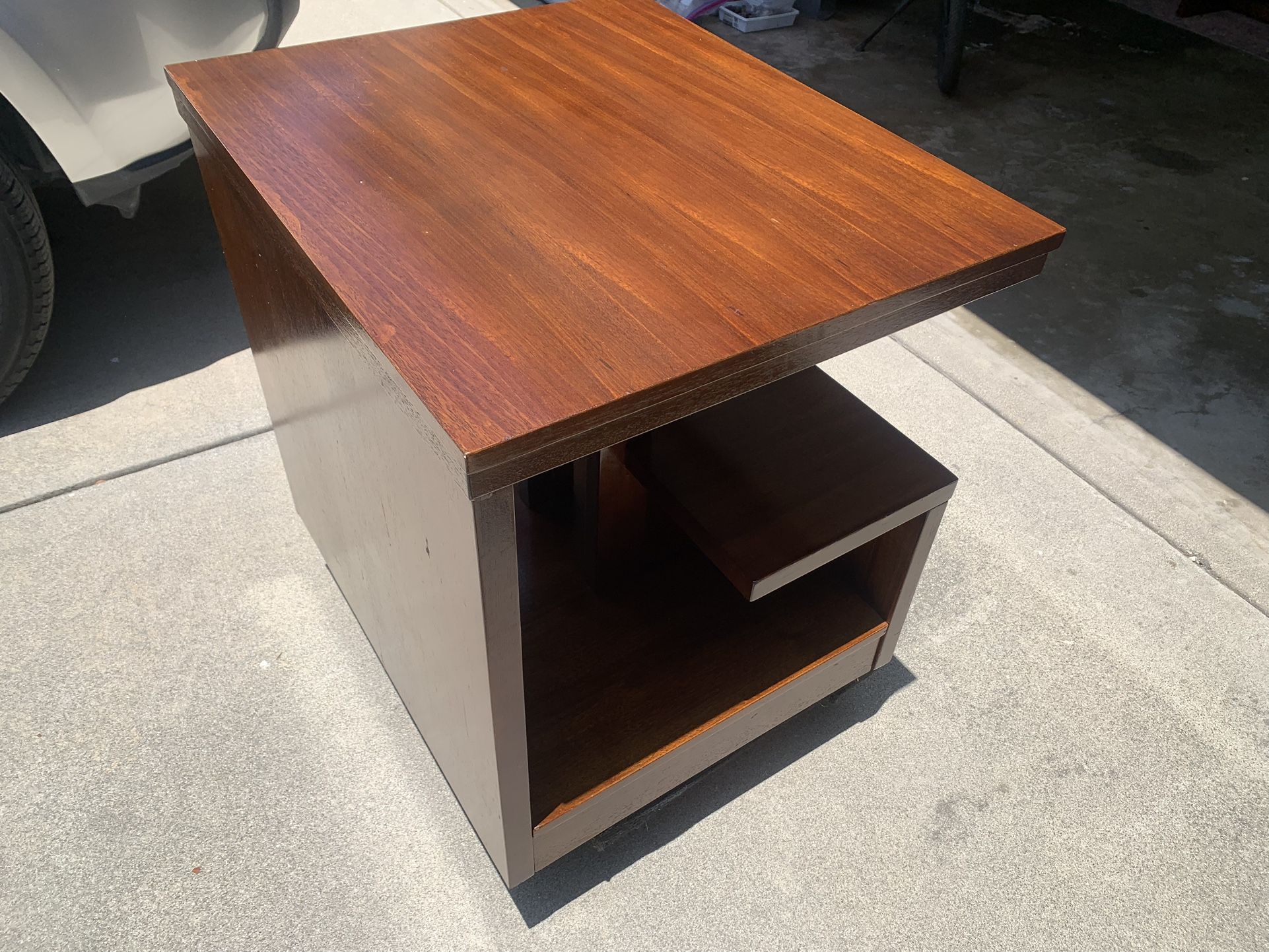 ***Unique Solid Mahogany Table***