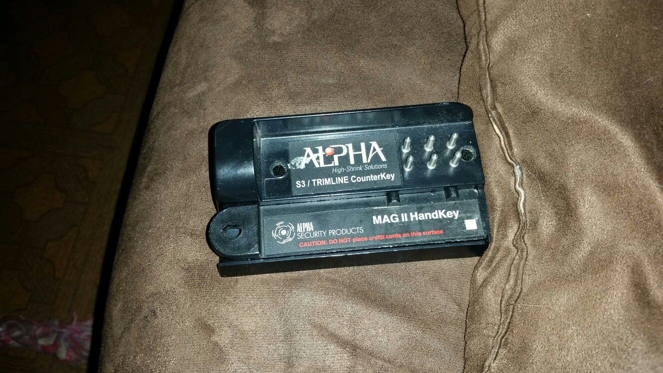 Alpha S3 Mag II Hand Key security tag remover