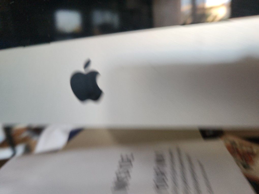 Wiped Apple All In One. 15 Years Old. Works.