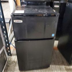 Two Door MicroFridge Refrigerator With Freezer And Fridge 