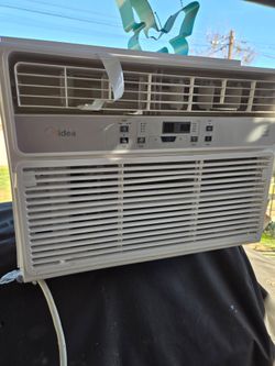 Midea EasyCool 10,000 BTU Energy Star Window Air Conditioner (( New ))

(( My dog chew on the power cord ))
If you can fix it it's a Good deal