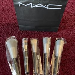 MAC makeup Brushes Brand New Serious inquiries only Pick up location in the city of Pico Rivera  