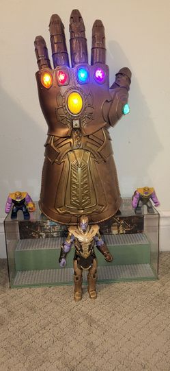 Marvel's Thanos Deluxe Collection (Gauntlet, action figure, 2 minifigs, case)