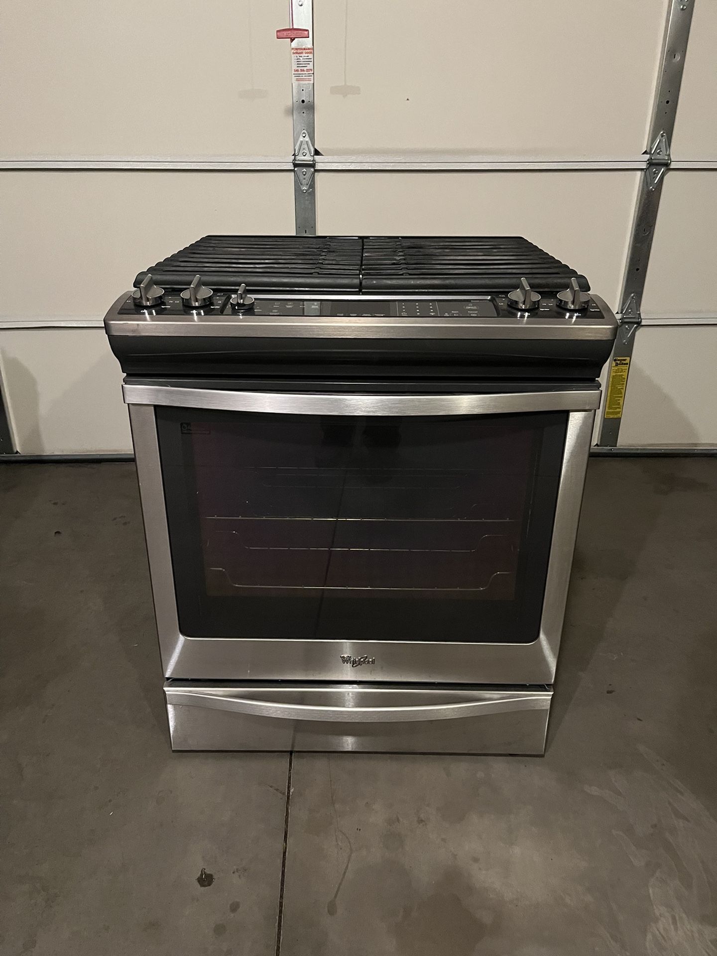 Gas Range w/ Convection 30” Slide-In Whirlpool, Excellent Condition