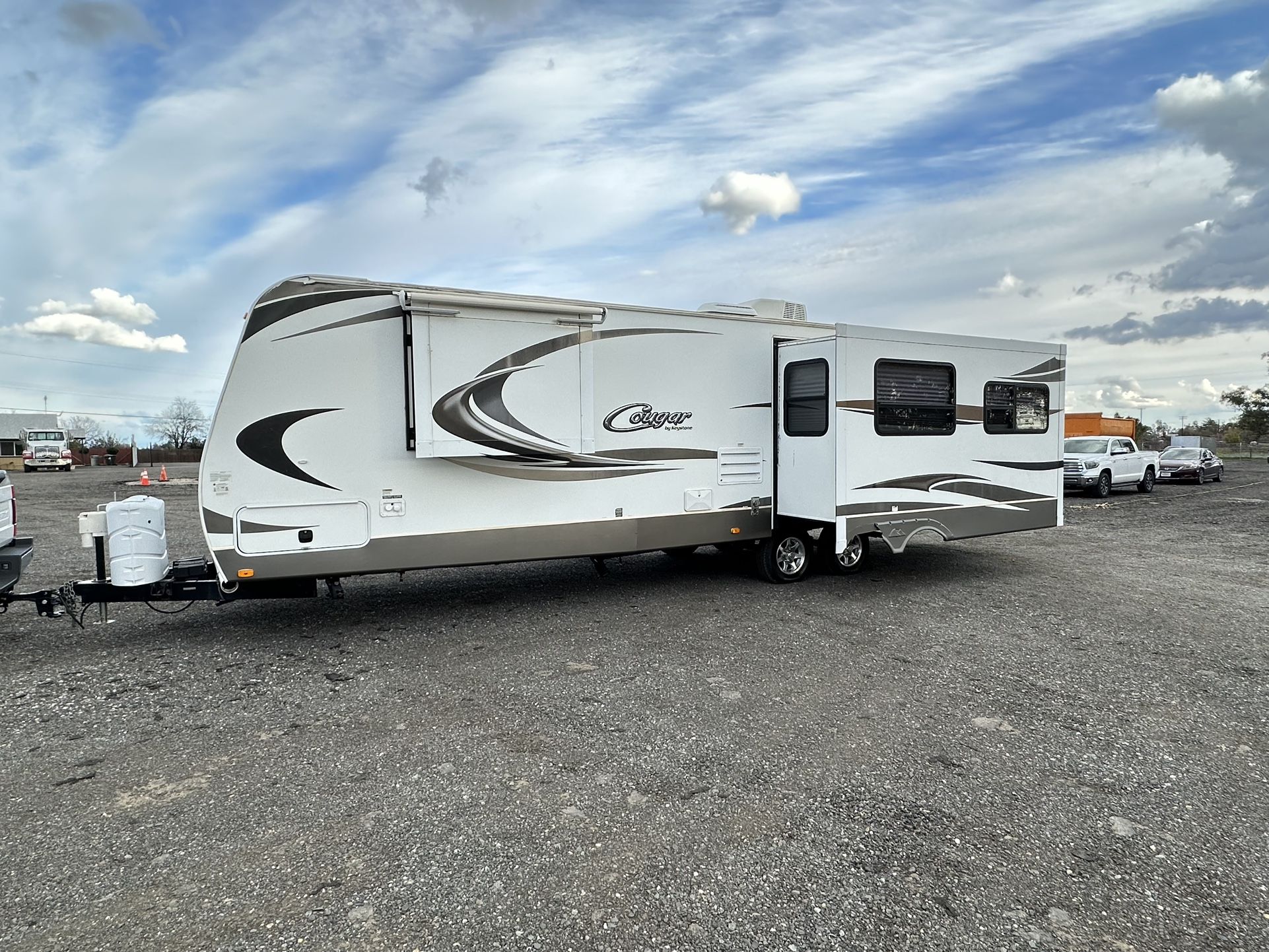 2014 Keystone Cougar 32RES *Triple Slide*