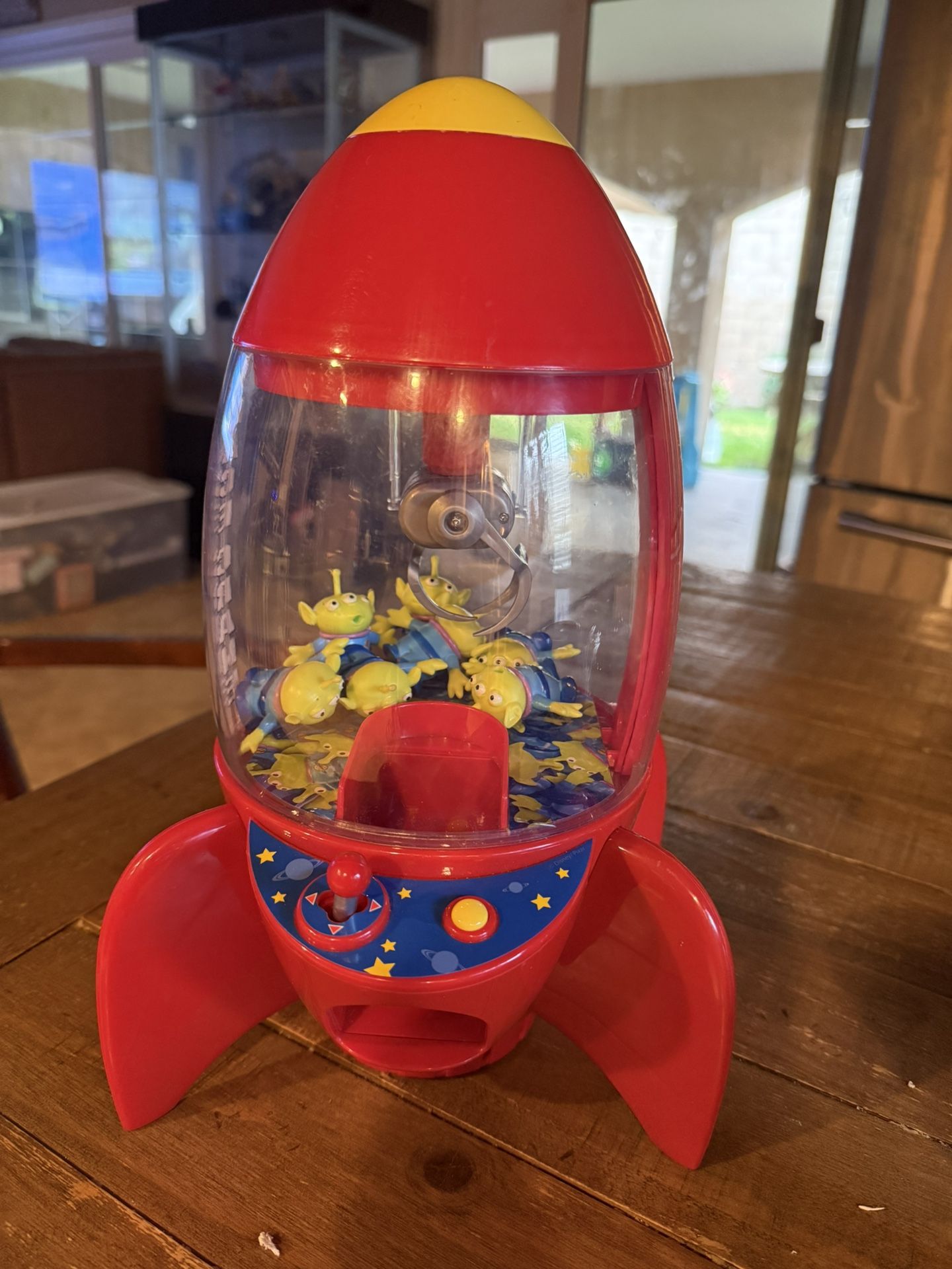 Disney Parks Exclusivo Toy Story Alien Space Claw Machine