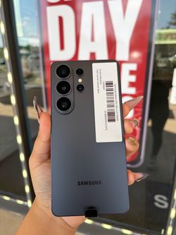$85 to finance - Unlocked Samsung Galaxy S26 Ultra (256GB)