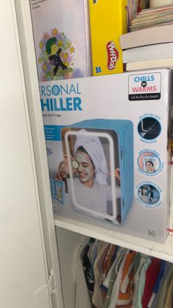 Personal chiller LED lighted mini fridge