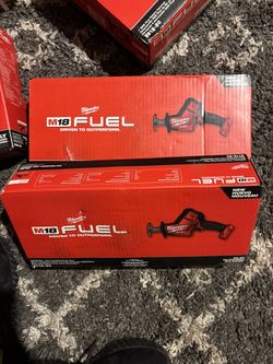 MIlwaukee M18 Fuel one handedHACKZALL