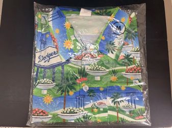 2026 Los Angeles Dodgers SGA 7/7/2026 Hawaiian Shirt Night Medium NEW SEALED
