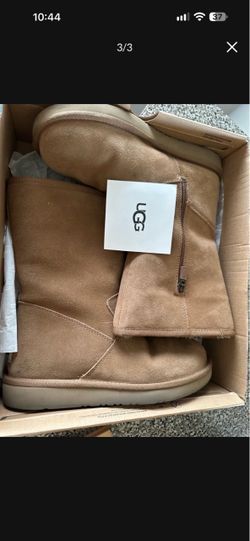 UGG Classic Short Zip Boots Chestnut