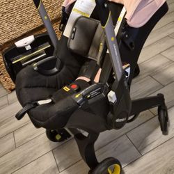 Doona Stroller + 2 Bases