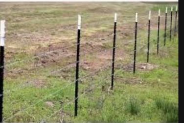 Metal post for fence 5ft each$5 firm price in Aguanga CA 92536