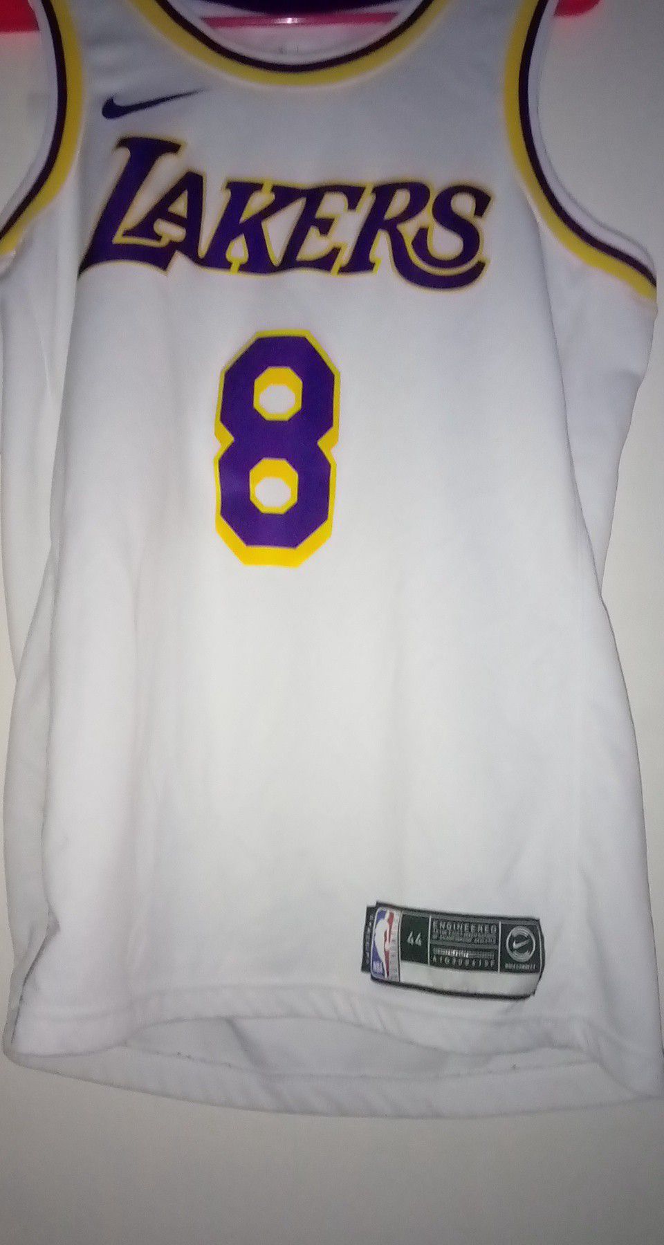 White Kobe jersey#8