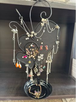 Earring stand with 50+ earrings