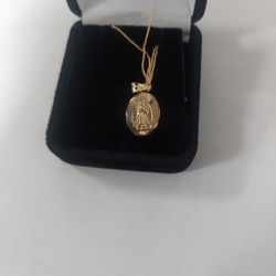 14k Virgin Mary Pendant 