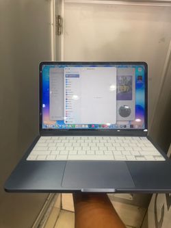 1 x 13 inch MacBook Neo Apple A18 Pro chip with 6 core CPU and 5 core GPU 8GB Memory 512 GB