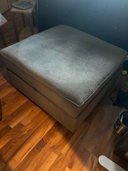 Storage ottoman