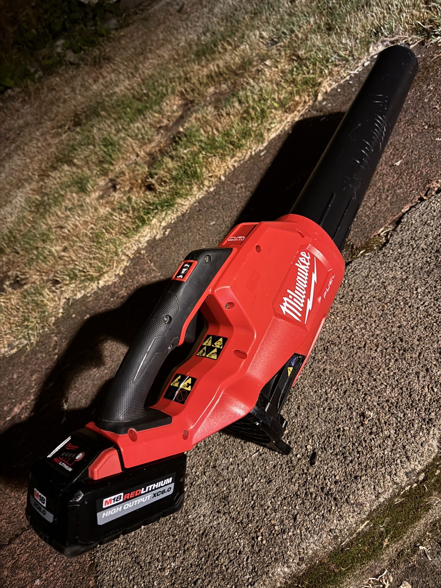 Milwaukee M18 FUEL Blower & High Output 6.0 Battery