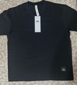 Alo Black Men’s Tee $45 **READ DESCRIPTION**