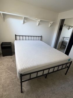Queen bedroom set