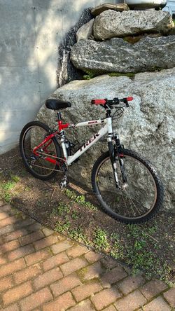 Trek fuel 80 full suspension bike