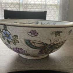 Marked Antique Qing Dynasty CHINESE FAMILLE ROSE PORCELAIN BUTTERFLY 10"  BOWL