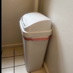 Trash can White 