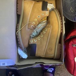 Male Size 6 Timberland Boots 