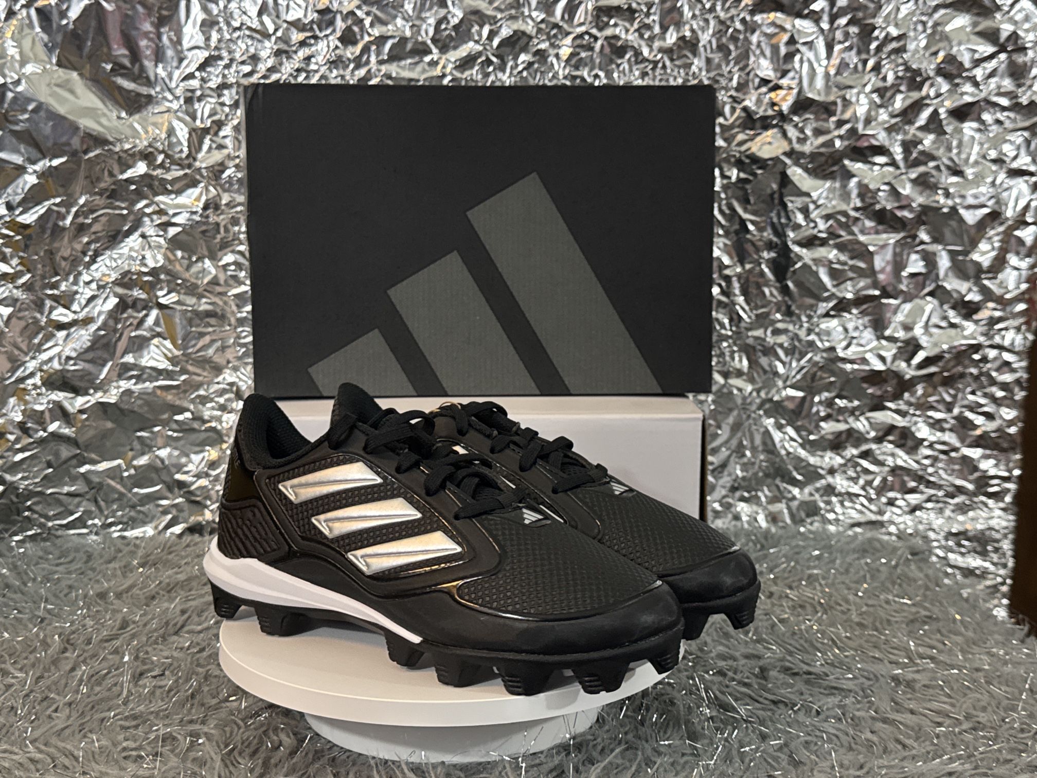 Adidas Softball/Soccer Unisex Child Purehustle 3 MD Size 4 1/2 Kids