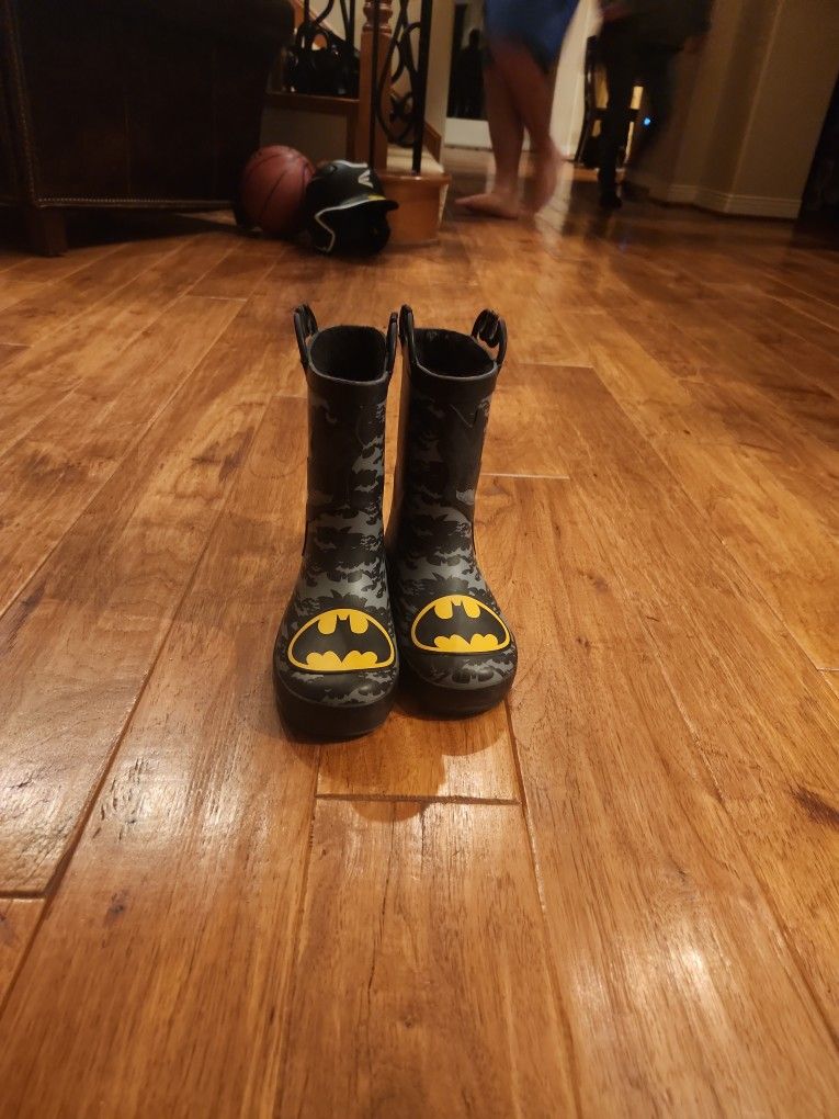 Batman Rainboots Size 13.5 Youth