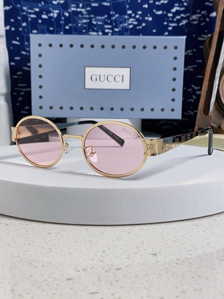 Unisex sunglasses, a very stylish combination