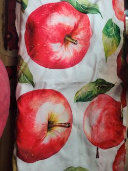 Apple valance
