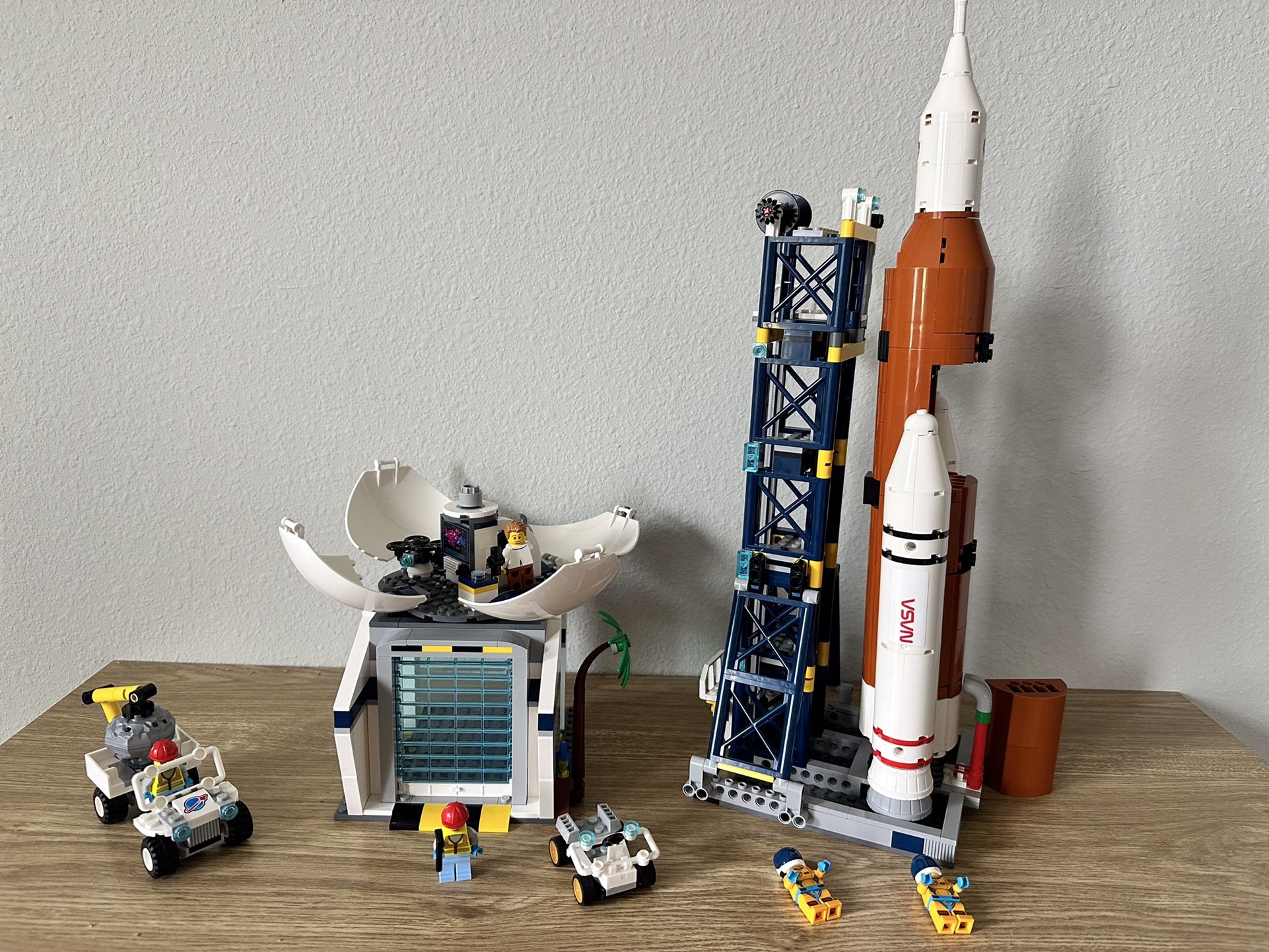 Lego City Rocket Launch center
