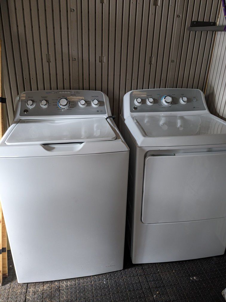 GE Top Loader Washer And Dryer Set 