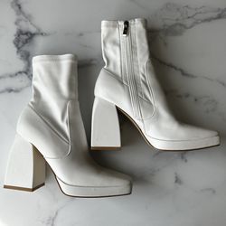 White Boots Women Sz 6 