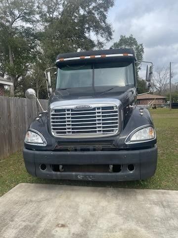 2005 Freightliner Conventional 6-cylinder
