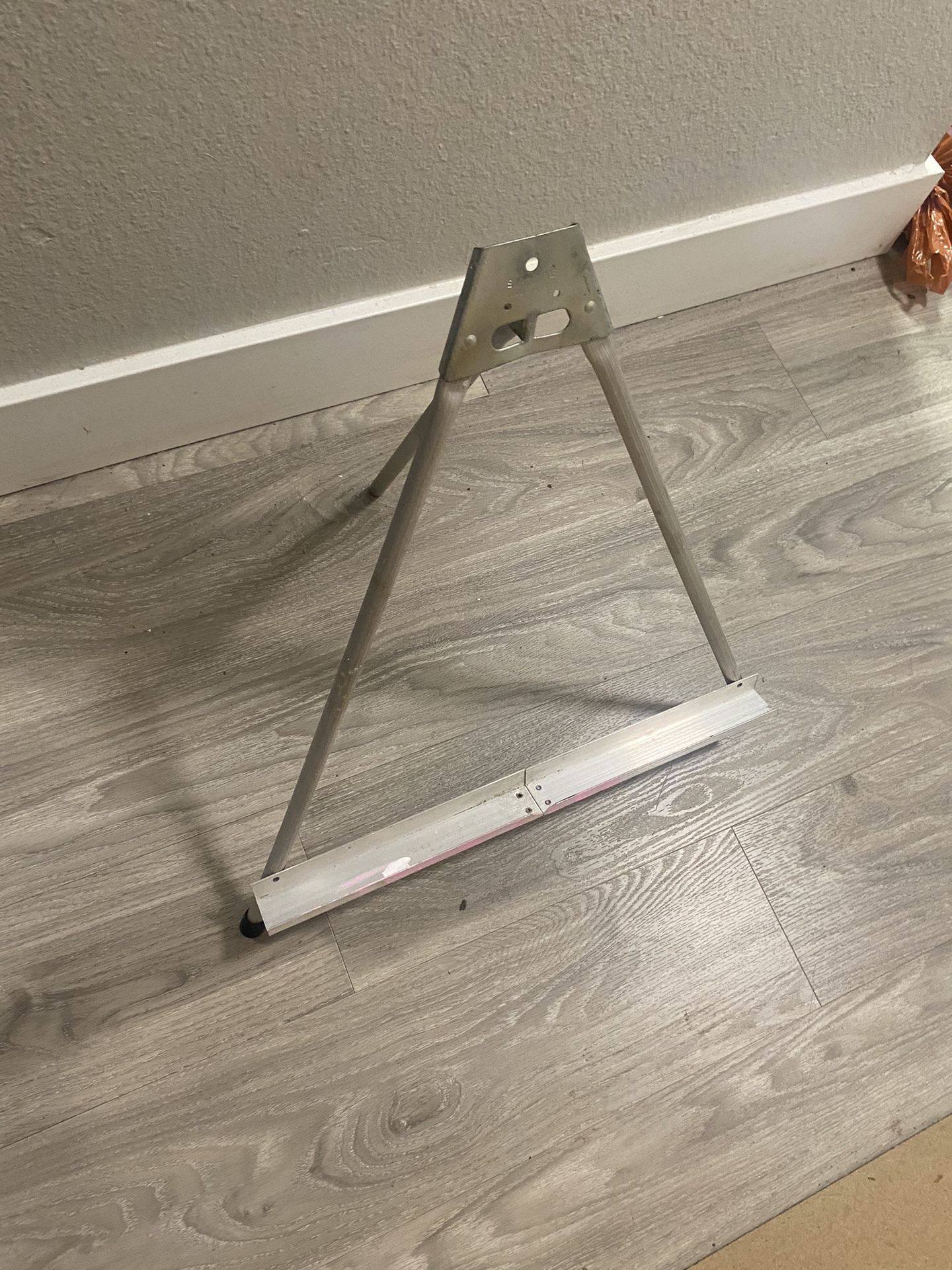 Small Aluminum Easel