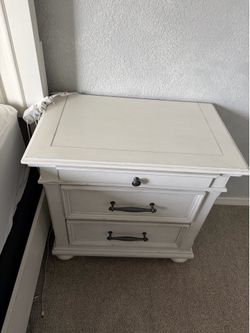 Queen Bedroom Set