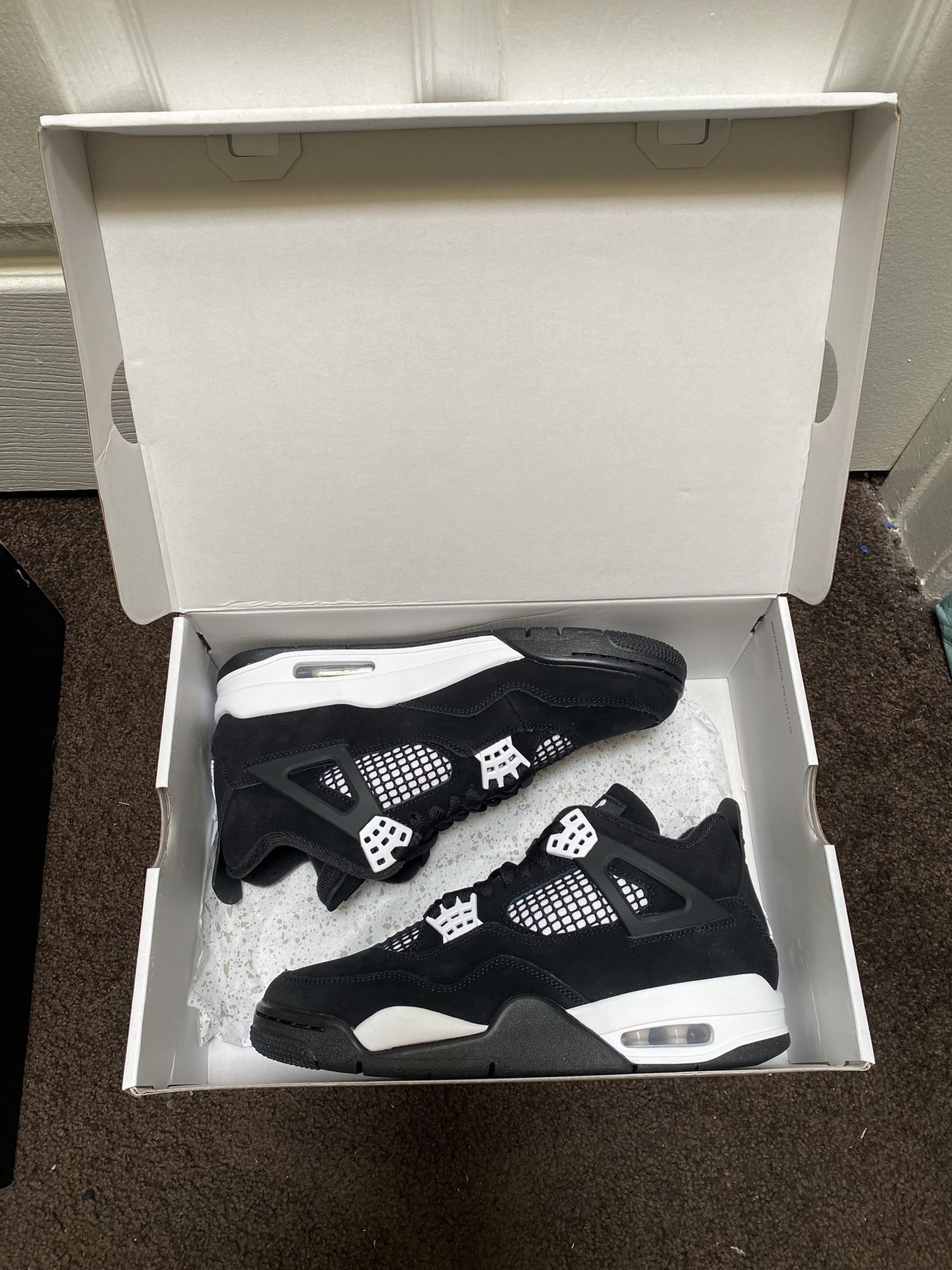 Air Jordan 4 Retro (White Thunders)