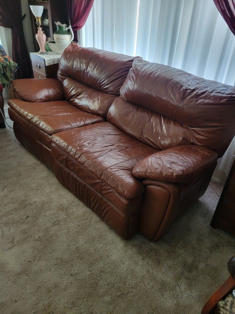 Leather Double Reclining Couch 