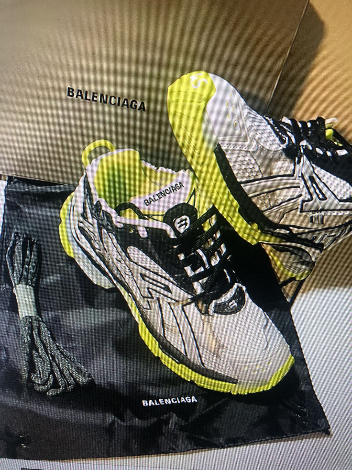 Size 45 Balenciaga runners, 11/12