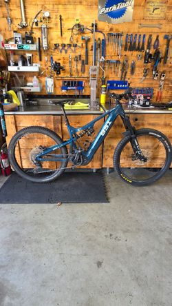 Intense e-bike 951 (tazer) e-explore medium