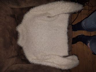 Woman's Wallflower Brand White Fuzzy Knit  Cropped Sweater (Size: S)