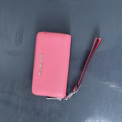 Michael Kors Like New Wristlet - Pink