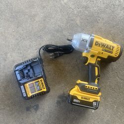 Dewalt 1/3 Impact Y Bateria Cargador No Contesto Ofertas 